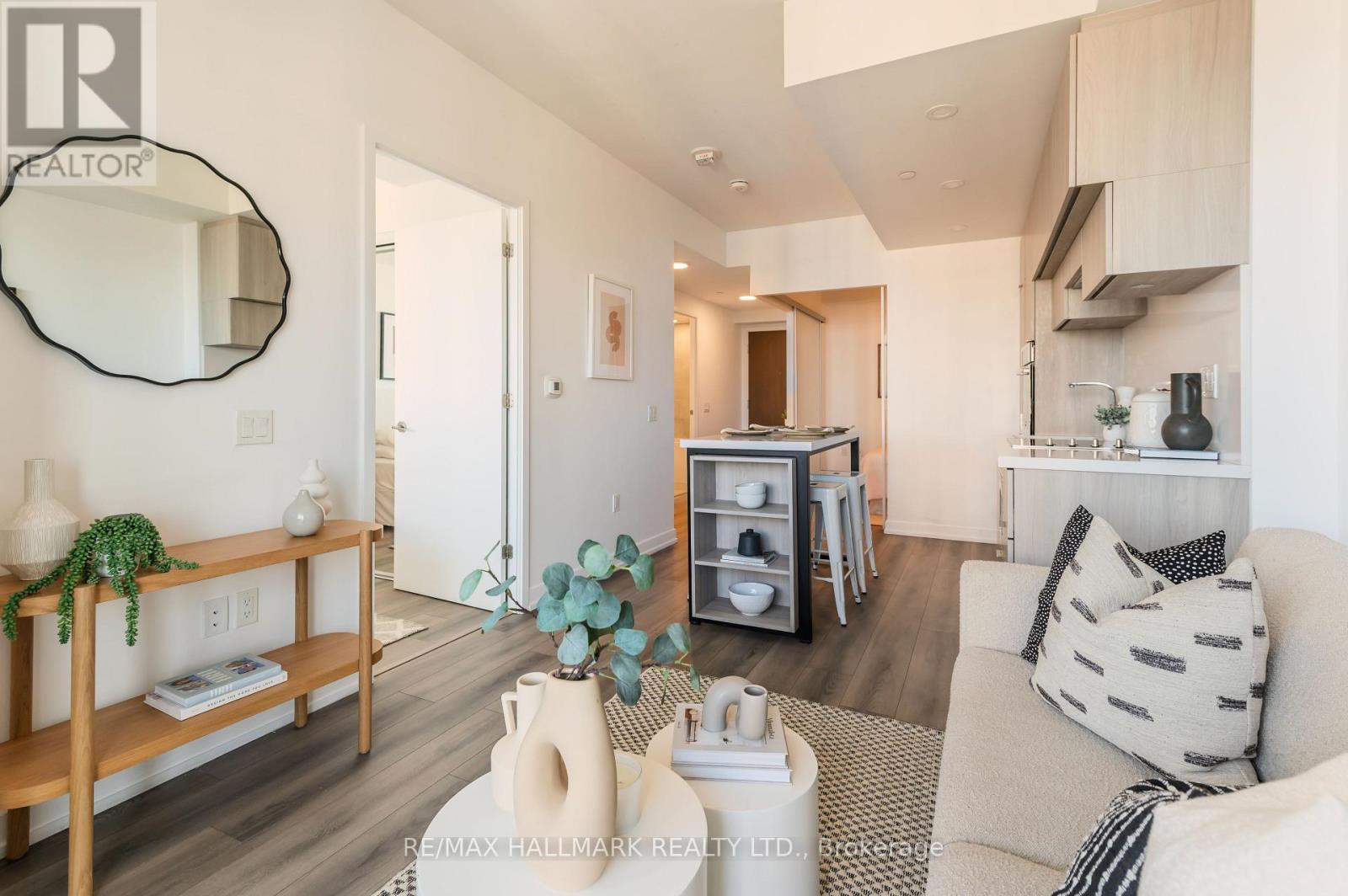 2902 - 39 Roehampton Avenue, Toronto, Ontario  M4P 0G1 - Photo 3 - C12438392