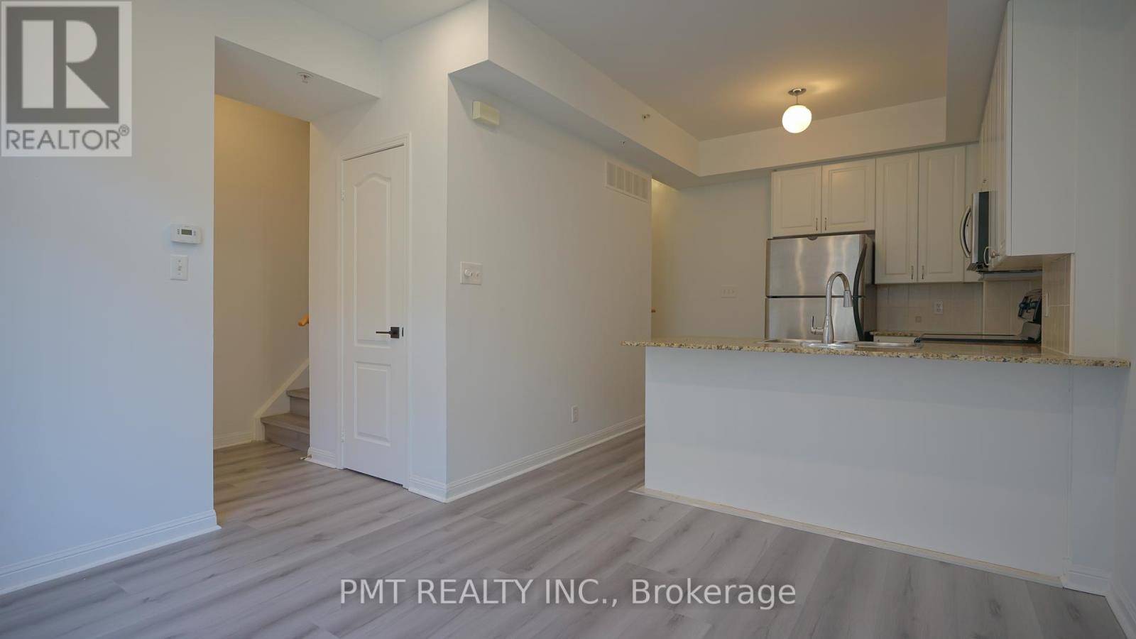 29 - 68 Carr Street S, Toronto, Ontario  M5T 1B7 - Photo 2 - C12438414