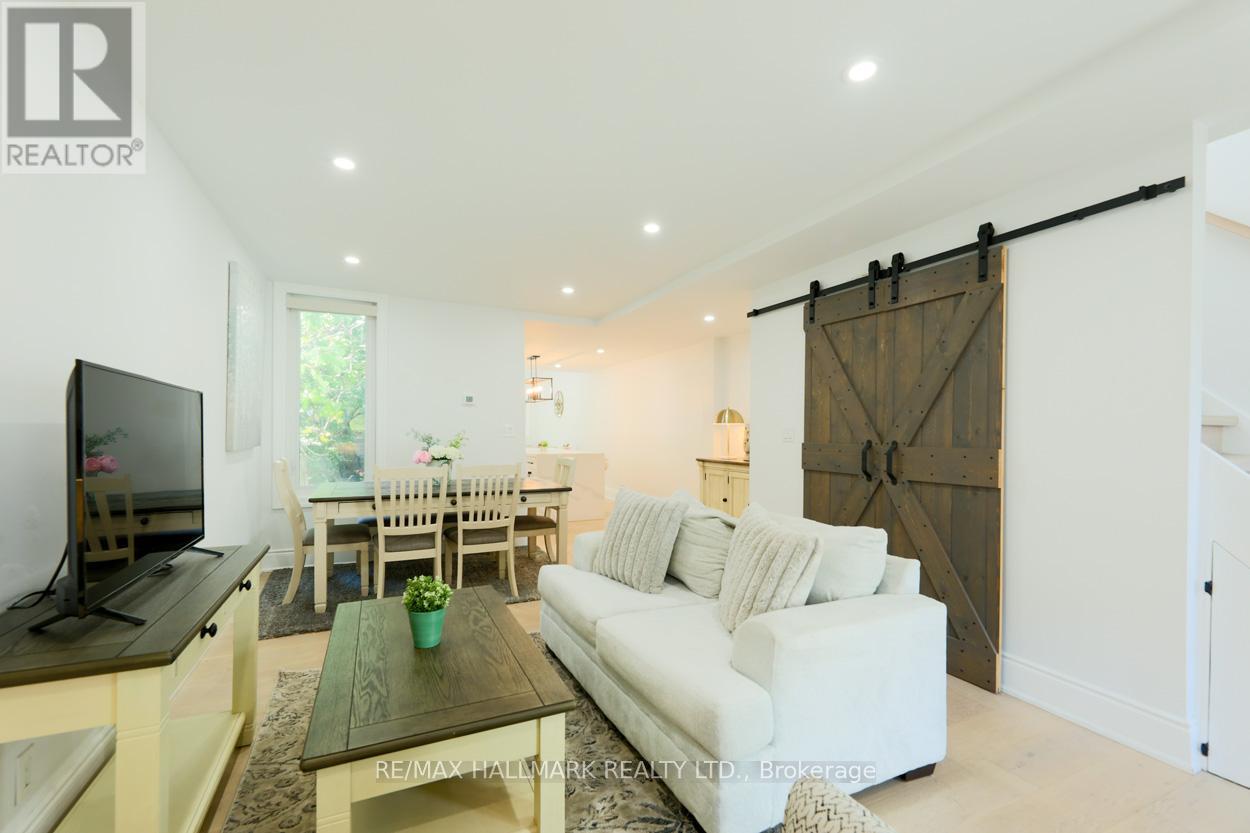 70 Carlaw Avenue, Toronto, Ontario  M4M 2R7 - Photo 7 - E12436387