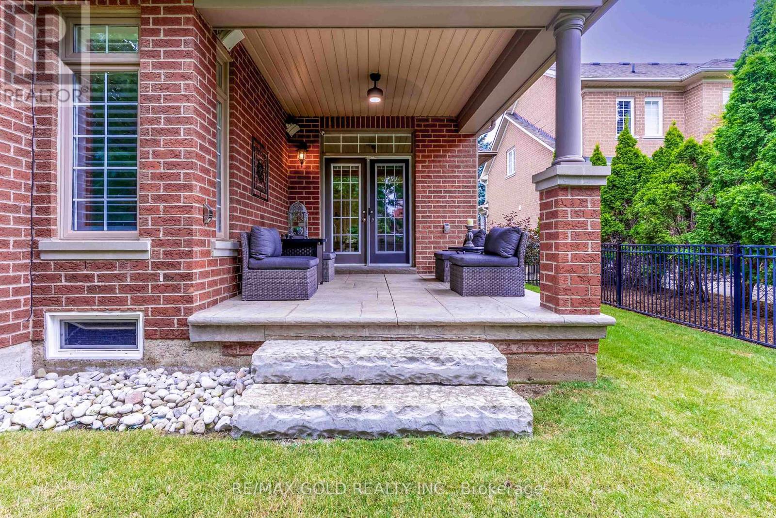 1593 Hallstone Road, Brampton, Ontario  L6Y 5K8 - Photo 36 - W12374831