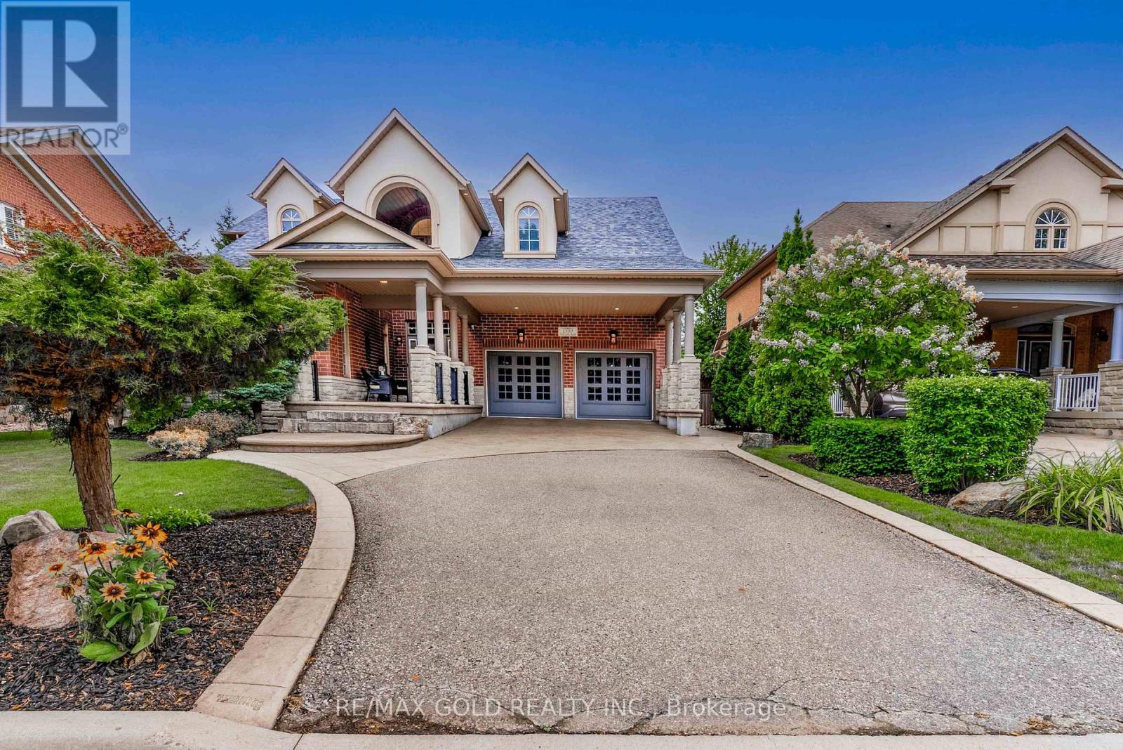 1593 Hallstone Road, Brampton, Ontario  L6Y 5K8 - Photo 4 - W12374831