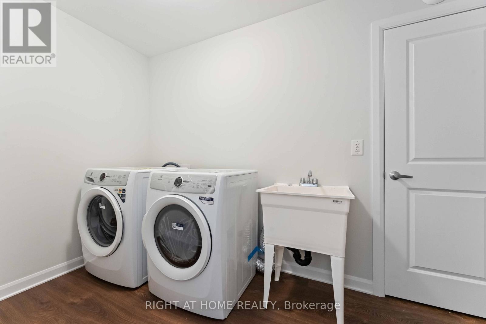 304 Clearpath Private, Ottawa, Ontario  K2T 0S5 - Photo 15 - X12430594