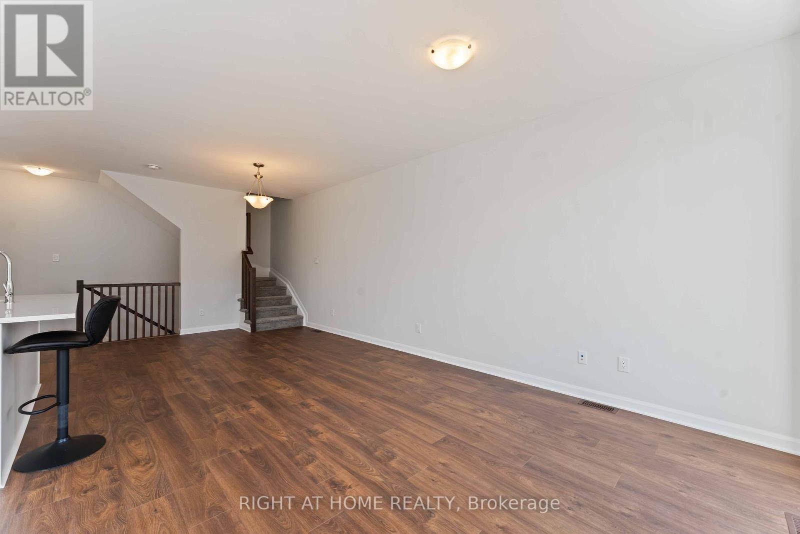 304 Clearpath Private, Ottawa, Ontario  K2T 0S5 - Photo 11 - X12430594