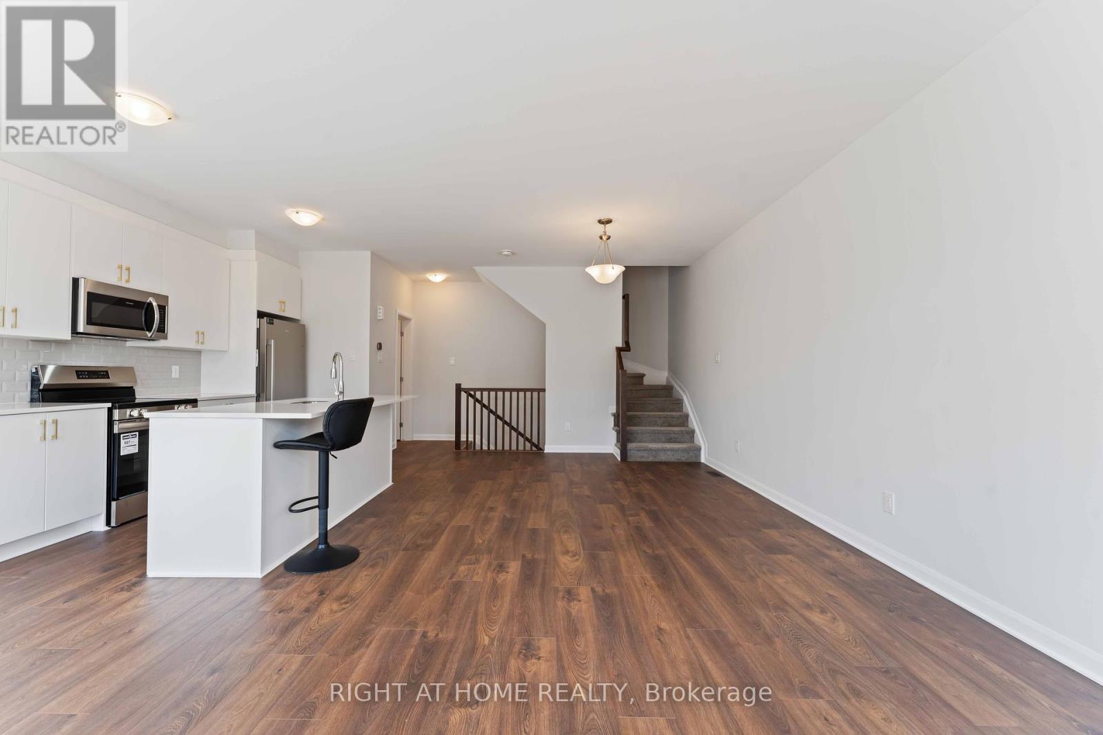 304 Clearpath Private, Ottawa, Ontario  K2T 0S5 - Photo 10 - X12430594