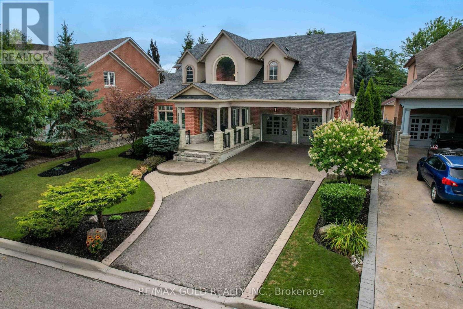 1593 Hallstone Road, Brampton, Ontario  L6Y 5K8 - Photo 3 - W12374831