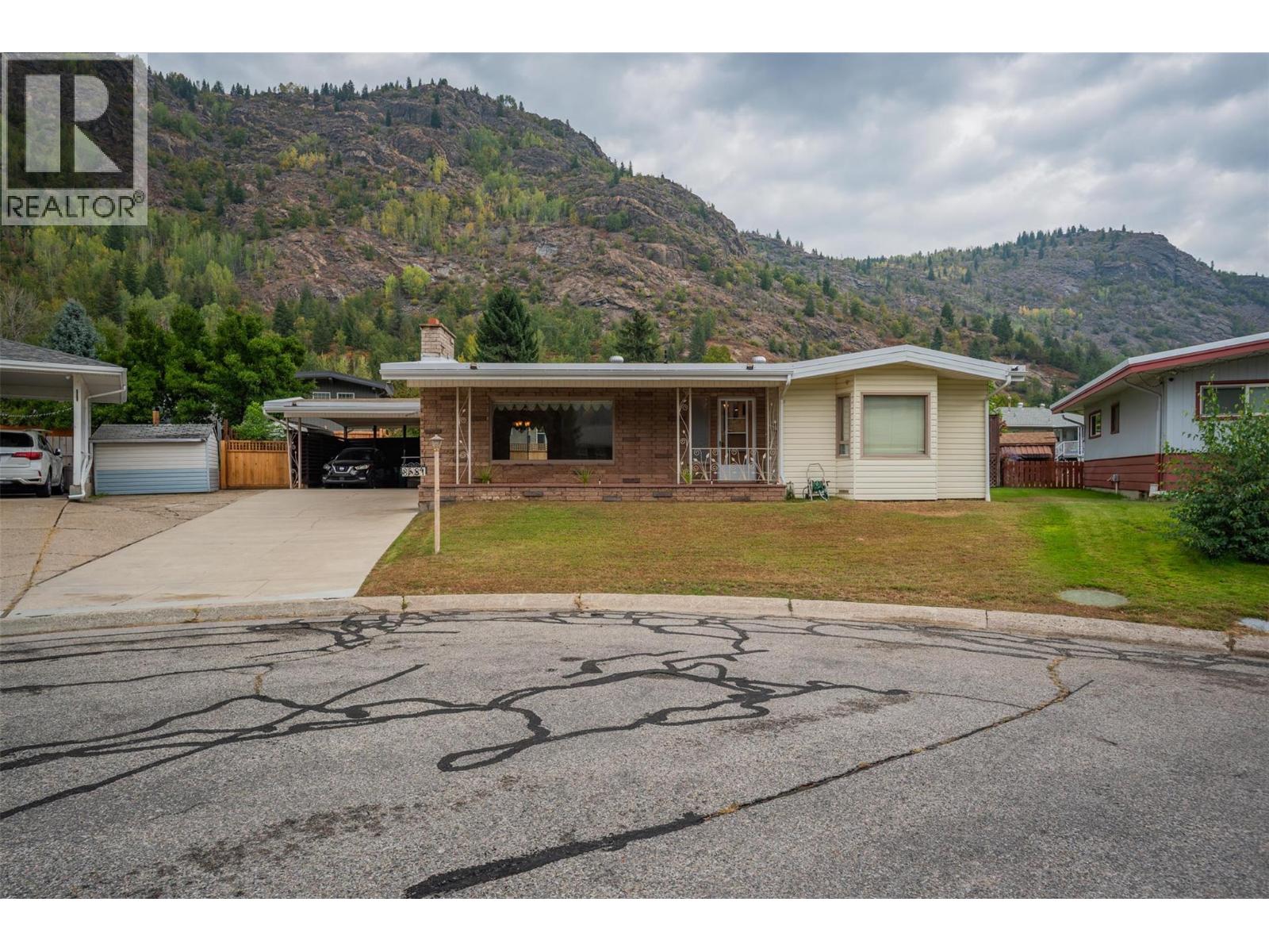 3581 Aster Drive, Trail, British Columbia  V1R 2X4 - Photo 1 - 10364525