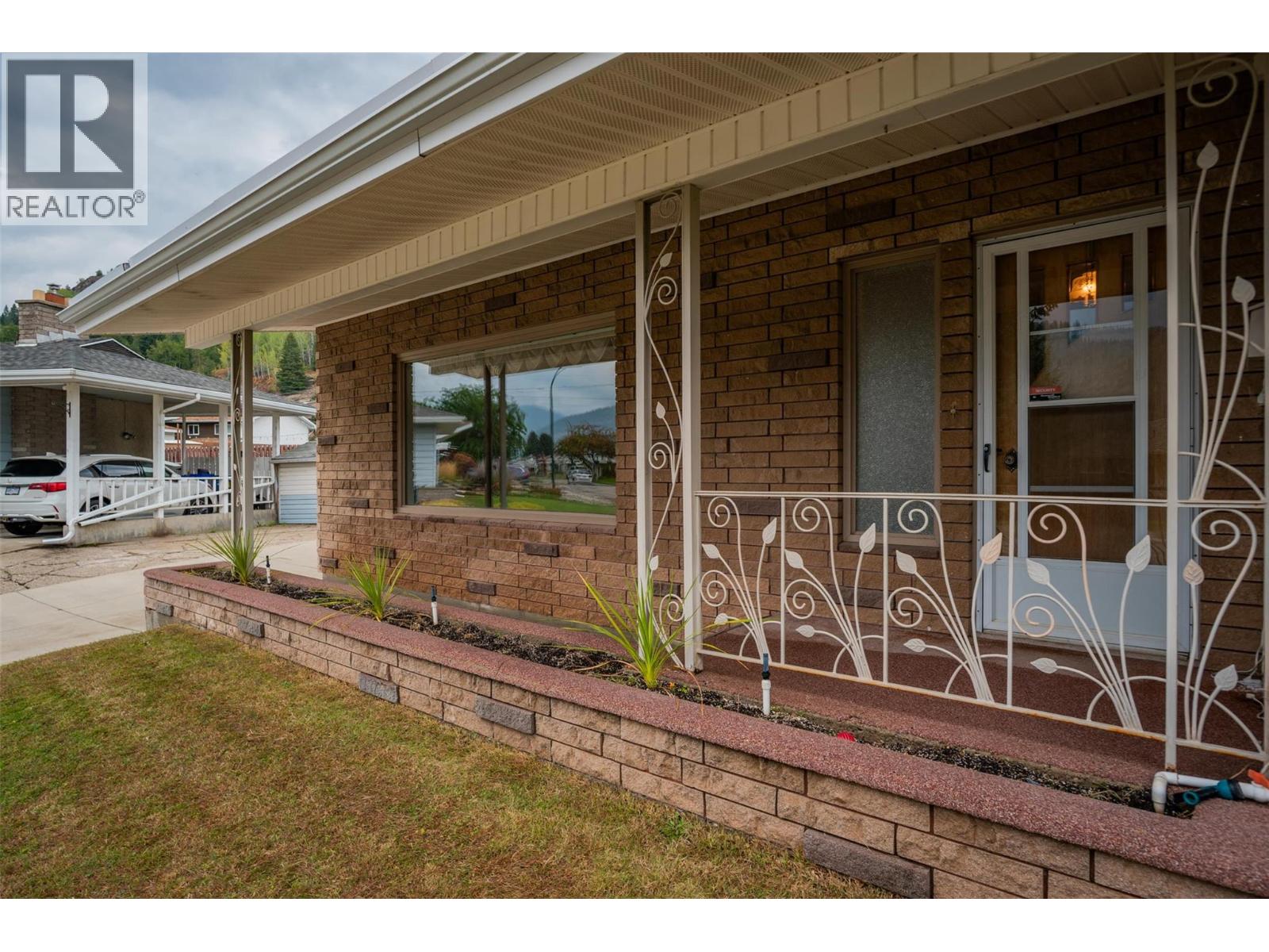 3581 Aster Drive, Trail, British Columbia  V1R 2X4 - Photo 2 - 10364525