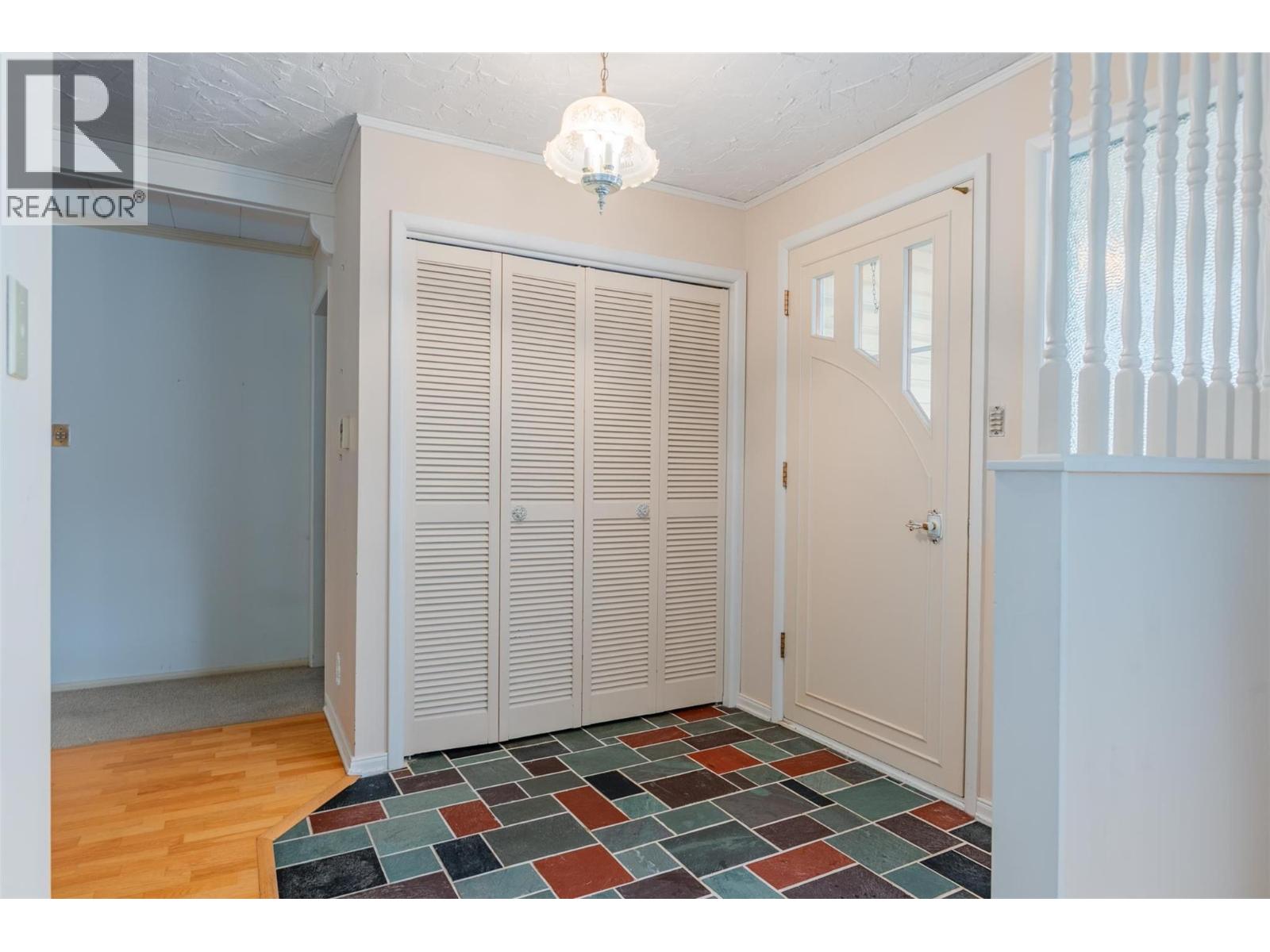 3581 Aster Drive, Trail, British Columbia  V1R 2X4 - Photo 5 - 10364525