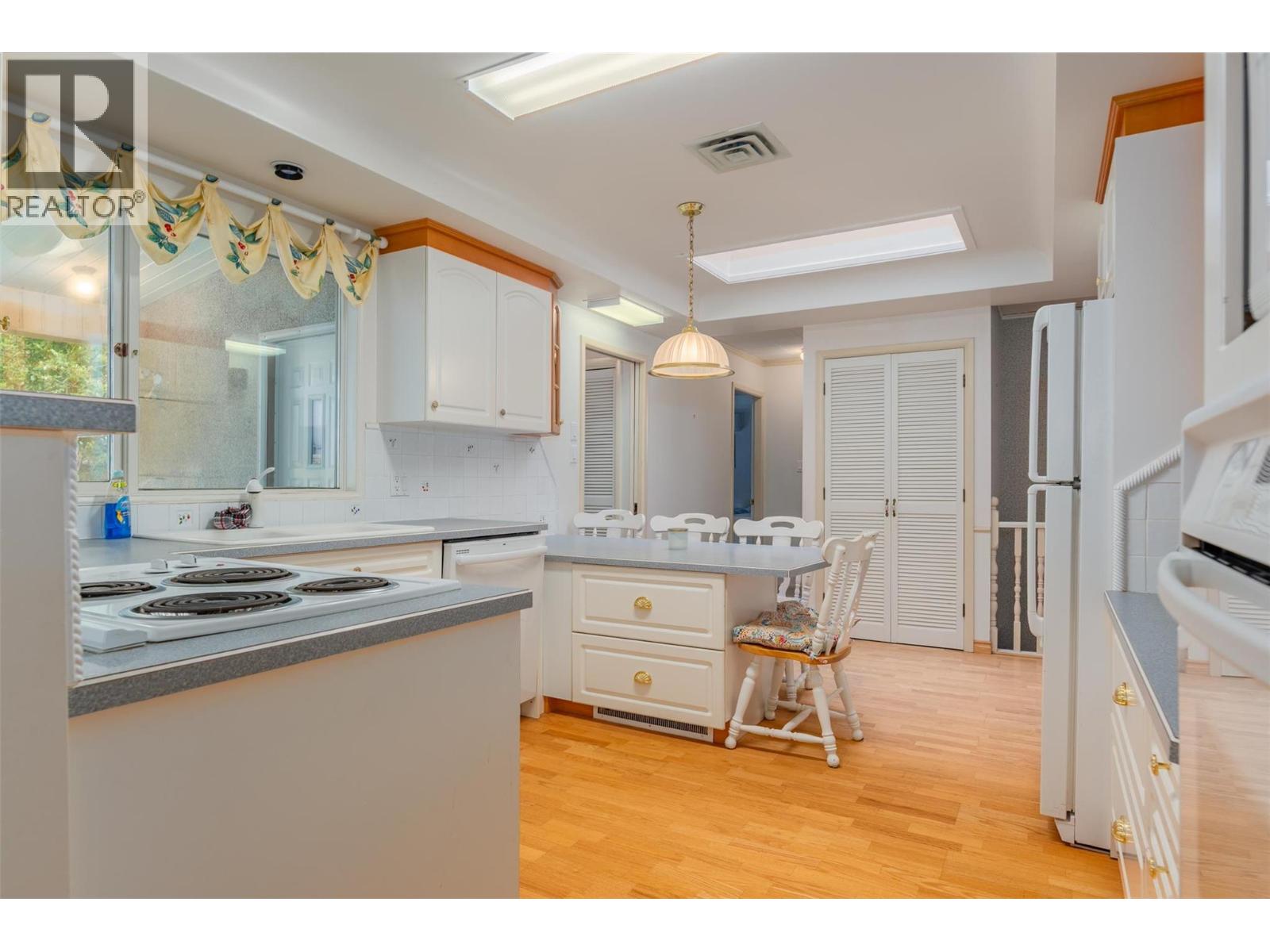 3581 Aster Drive, Trail, British Columbia  V1R 2X4 - Photo 7 - 10364525