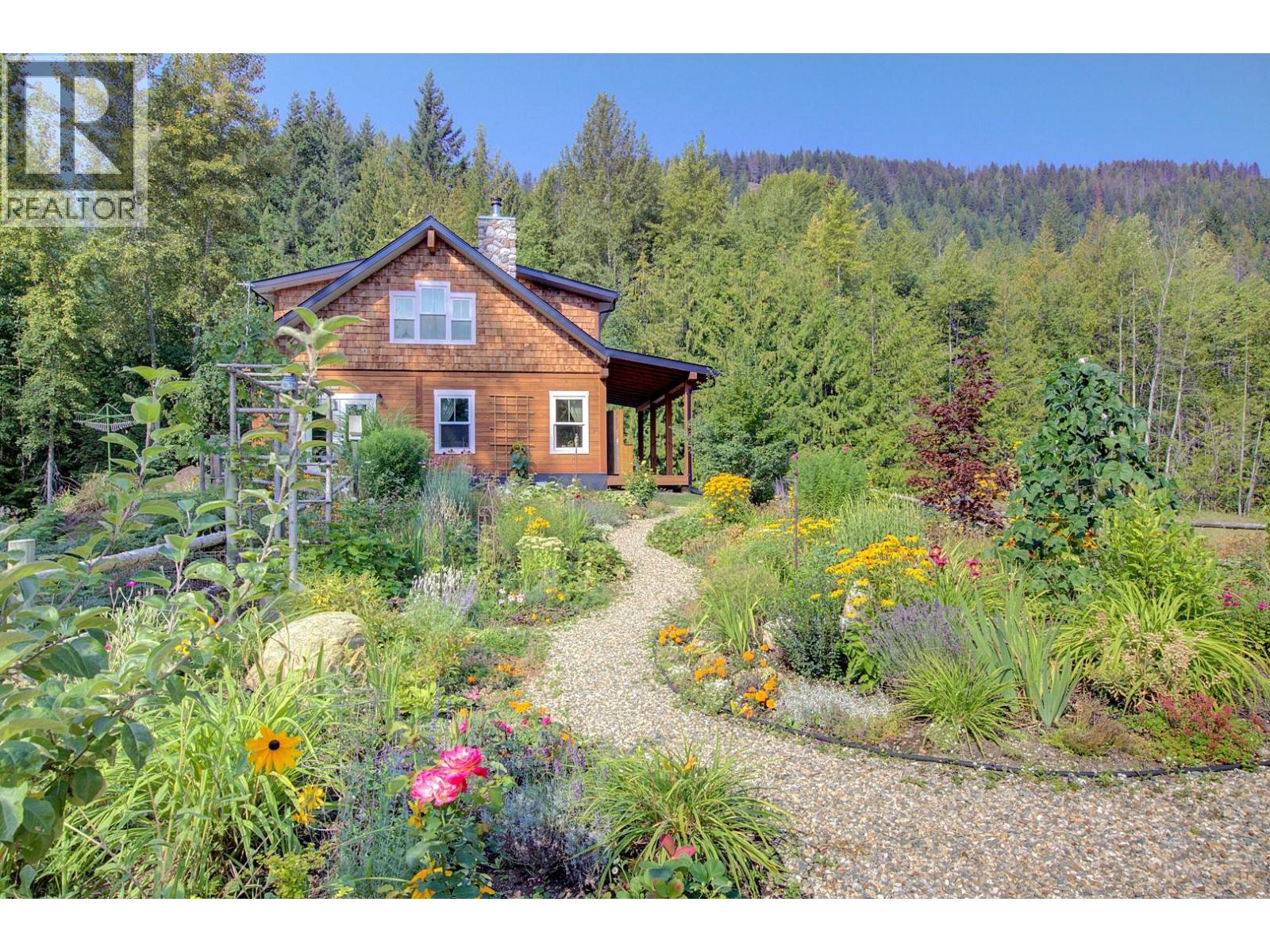 44 Mackenzie Road, salmon arm, British Columbia