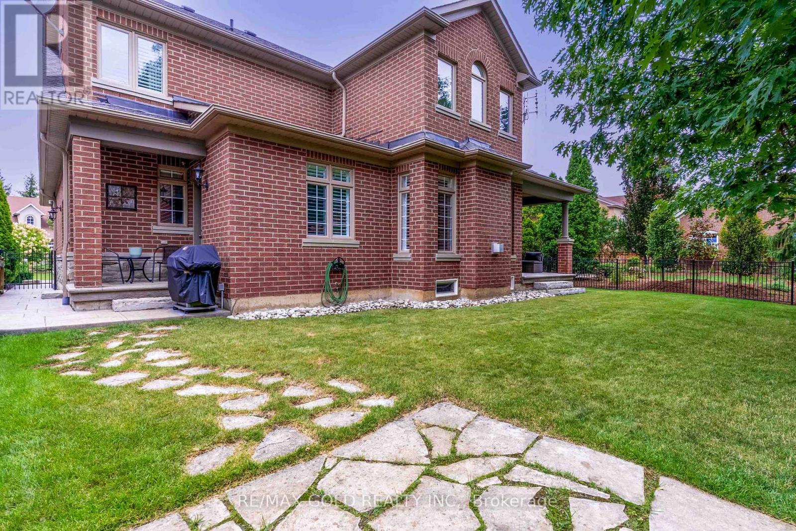 1593 Hallstone Road, Brampton, Ontario  L6Y 5K8 - Photo 39 - W12374831