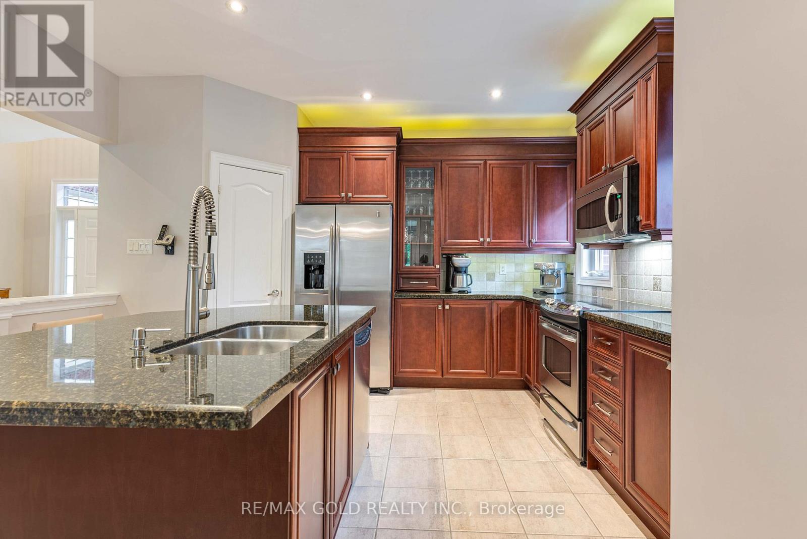 1593 Hallstone Road, Brampton, Ontario  L6Y 5K8 - Photo 17 - W12374831