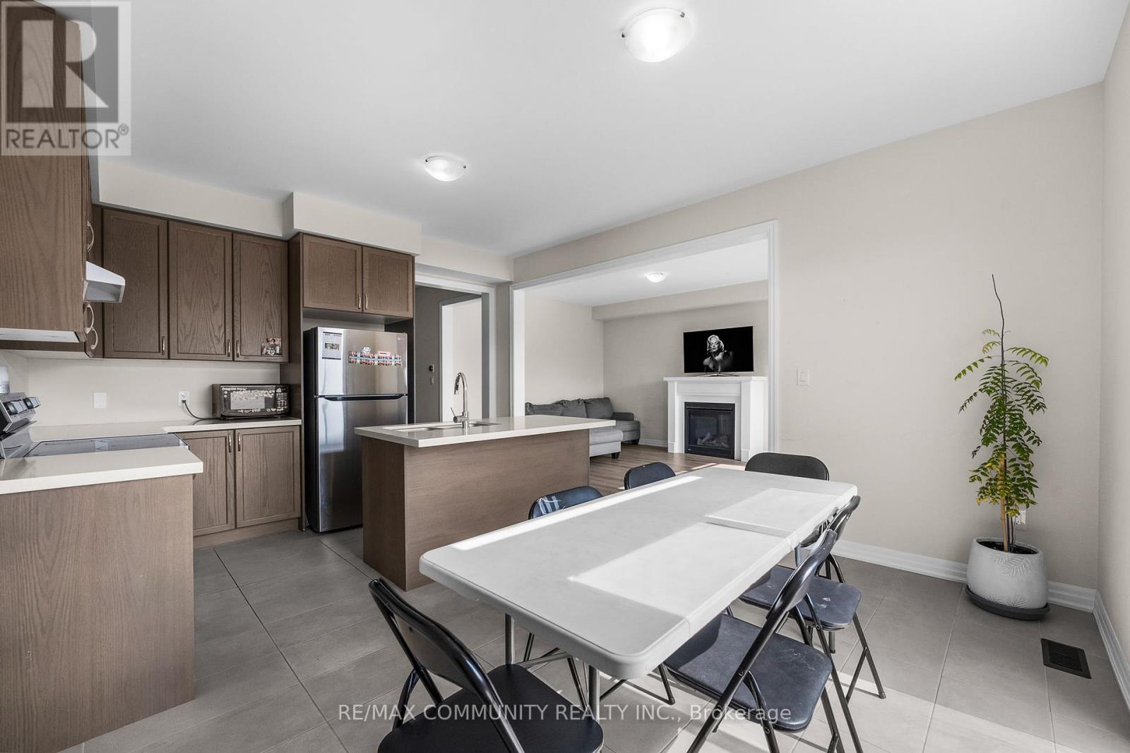 75 Ed Ewert Avenue, Clarington, Ontario  L1B 0W7 - Photo 18 - E12438397