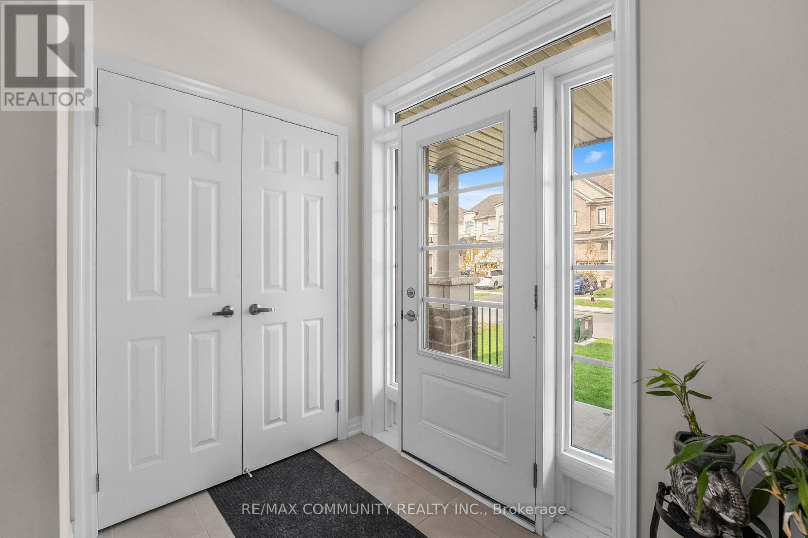 75 Ed Ewert Avenue, Clarington, Ontario  L1B 0W7 - Photo 4 - E12438397