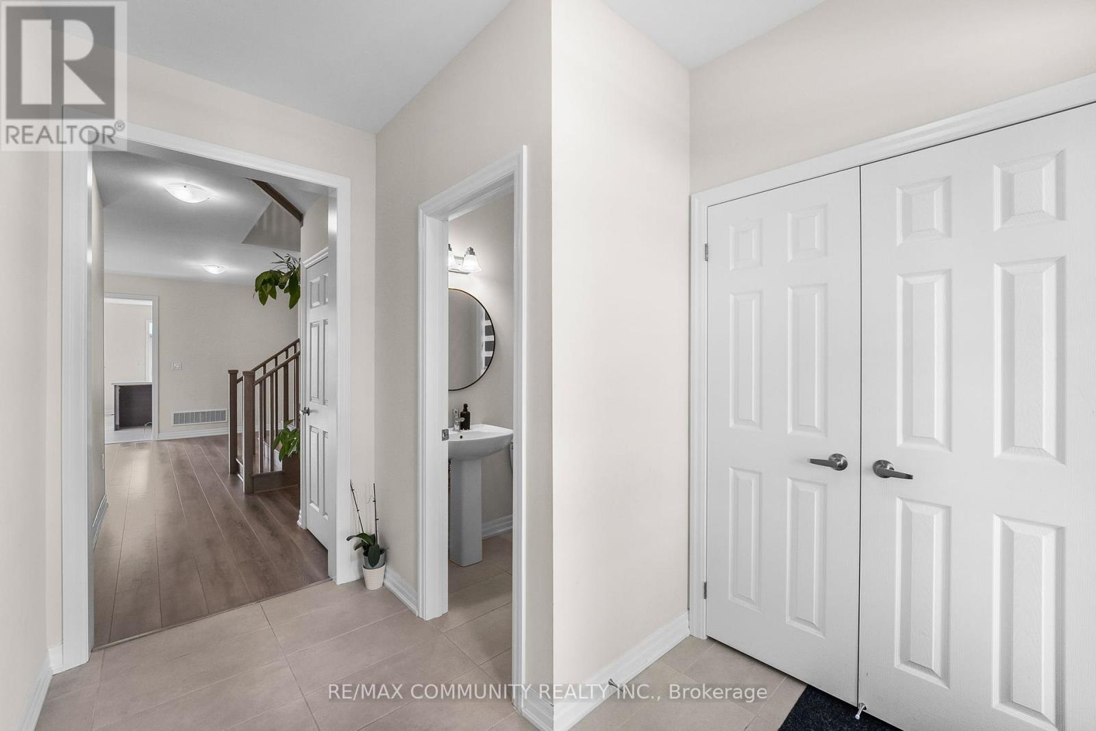 75 Ed Ewert Avenue, Clarington, Ontario  L1B 0W7 - Photo 5 - E12438397