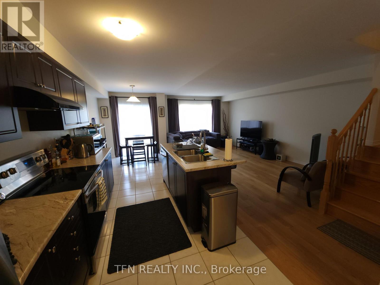 64 Tilbury Street, Woolwich, Ontario  N0B 1M0 - Photo 4 - X12341857
