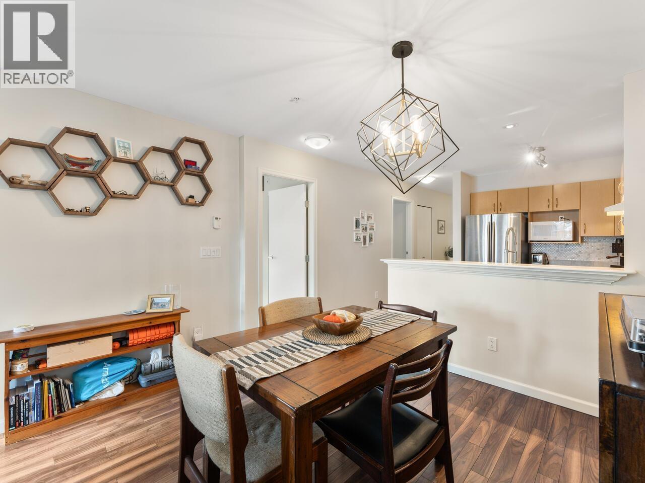 218 147 E 1st Street, North Vancouver, British Columbia  V7L 1B2 - Photo 7 - R3053868