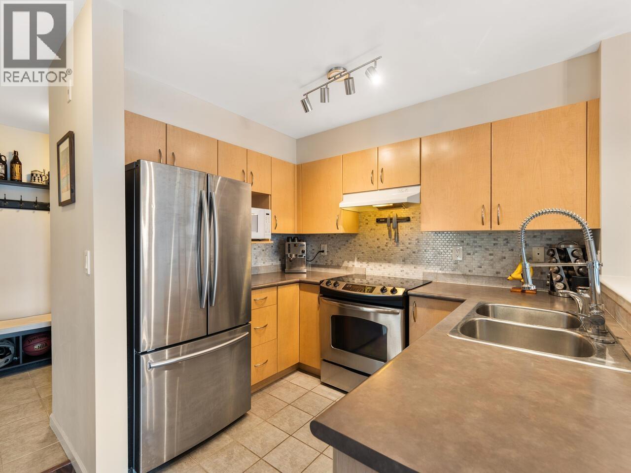 218 147 E 1st Street, North Vancouver, British Columbia  V7L 1B2 - Photo 12 - R3053868