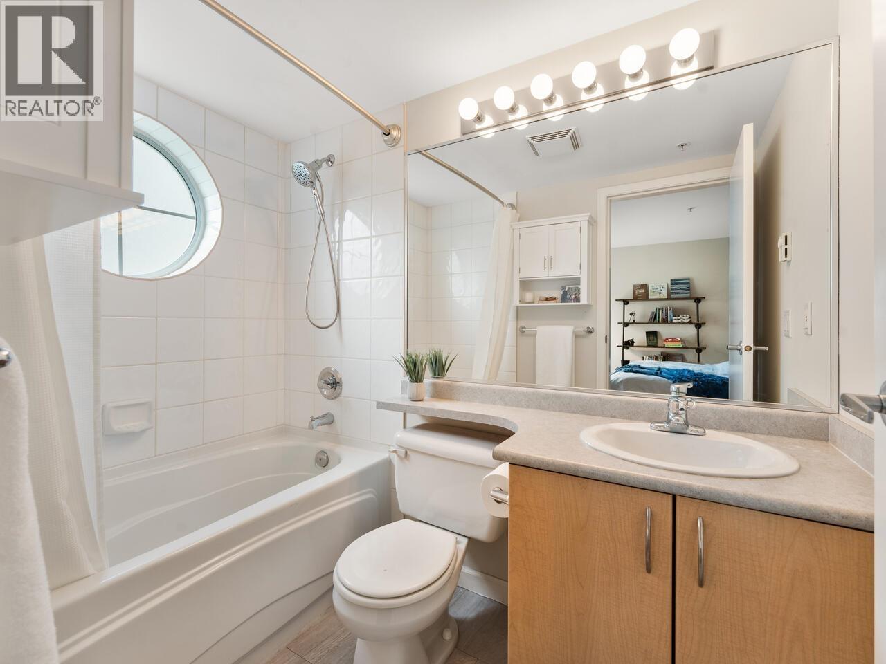 218 147 E 1st Street, North Vancouver, British Columbia  V7L 1B2 - Photo 16 - R3053868
