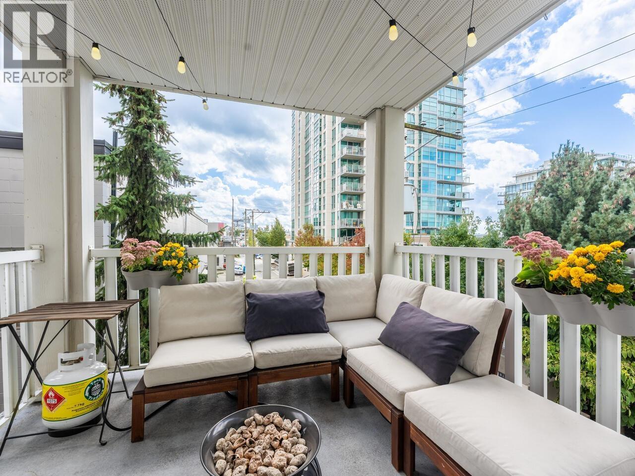 218 147 E 1st Street, North Vancouver, British Columbia  V7L 1B2 - Photo 2 - R3053868