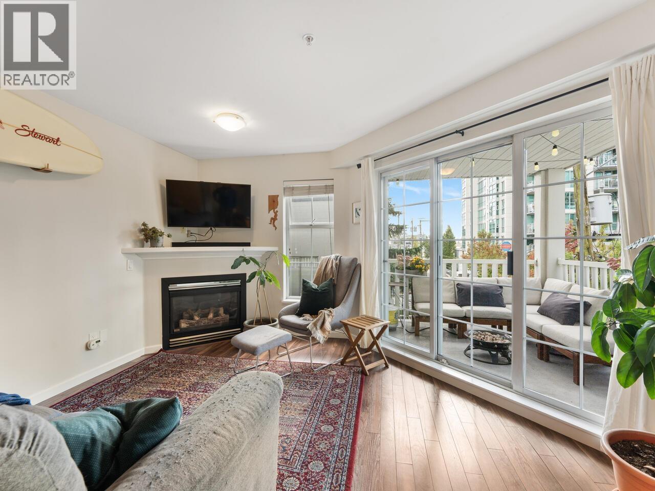 218 147 E 1st Street, North Vancouver, British Columbia  V7L 1B2 - Photo 1 - R3053868