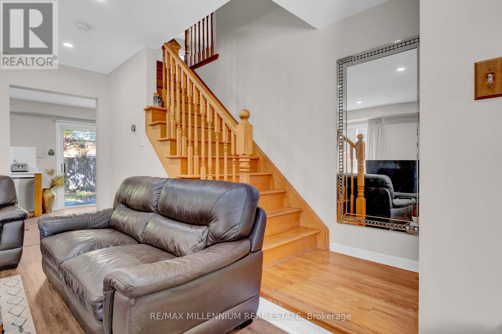 10 Mainland Crescent E, Vaughan, Ontario  L6A 3G3 - Photo 17 - N12438359