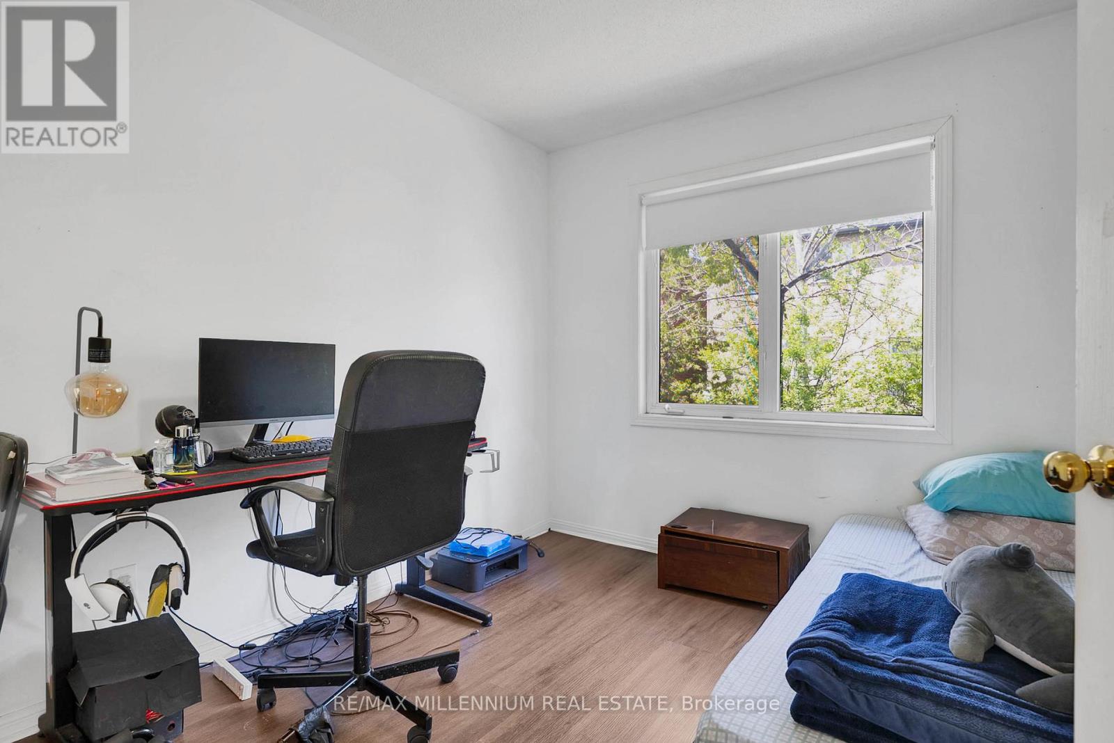 10 Mainland Crescent E, Vaughan, Ontario  L6A 3G3 - Photo 27 - N12438359