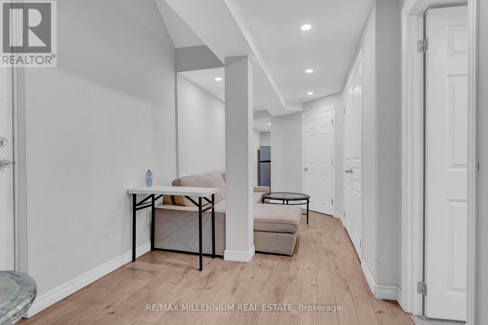10 Mainland Crescent E, Vaughan, Ontario  L6A 3G3 - Photo 30 - N12438359