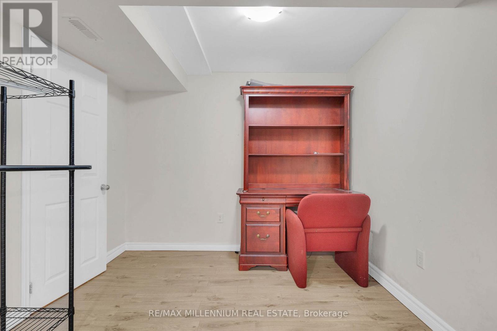 10 Mainland Crescent E, Vaughan, Ontario  L6A 3G3 - Photo 35 - N12438359