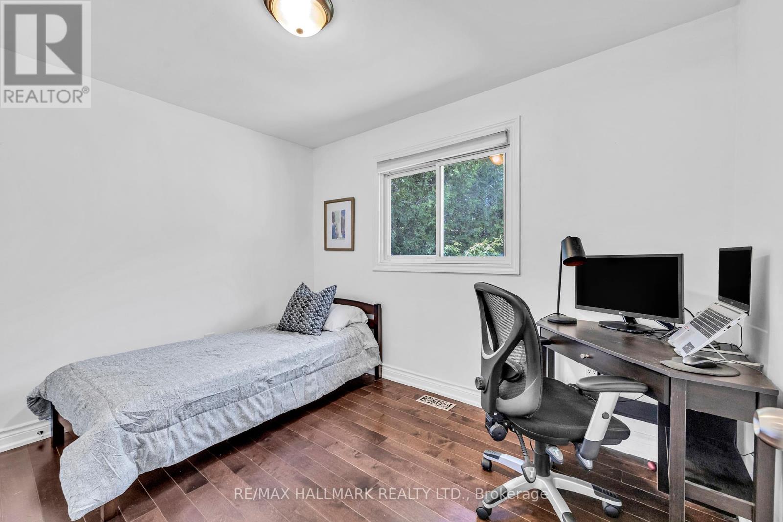 36 Farr Avenue, East Gwillimbury, Ontario  L0G 1V0 - Photo 10 - N12438422
