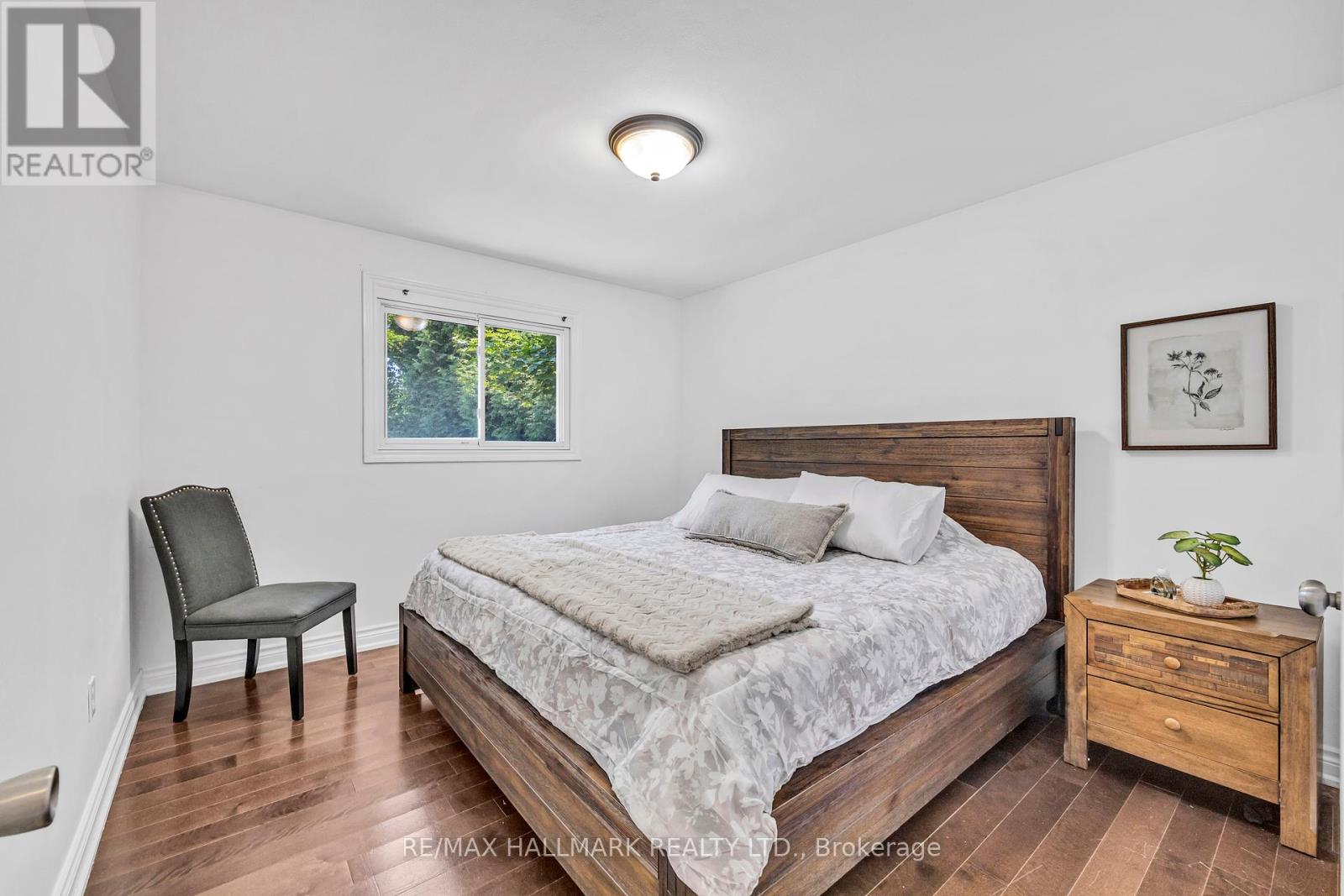36 Farr Avenue, East Gwillimbury, Ontario  L0G 1V0 - Photo 12 - N12438422