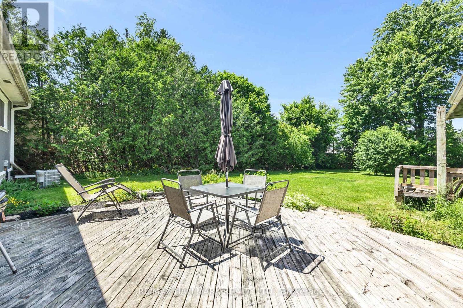 36 Farr Avenue, East Gwillimbury, Ontario  L0G 1V0 - Photo 18 - N12438422