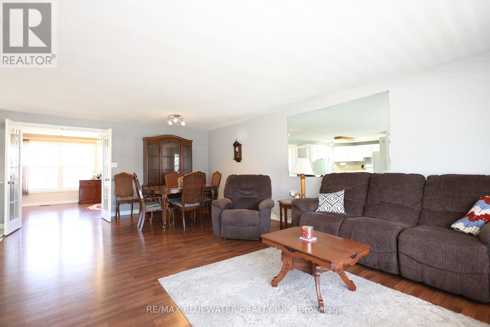 313 Pinetree Lane, South Huron, Ontario  N0M 1T0 - Photo 14 - X12438424