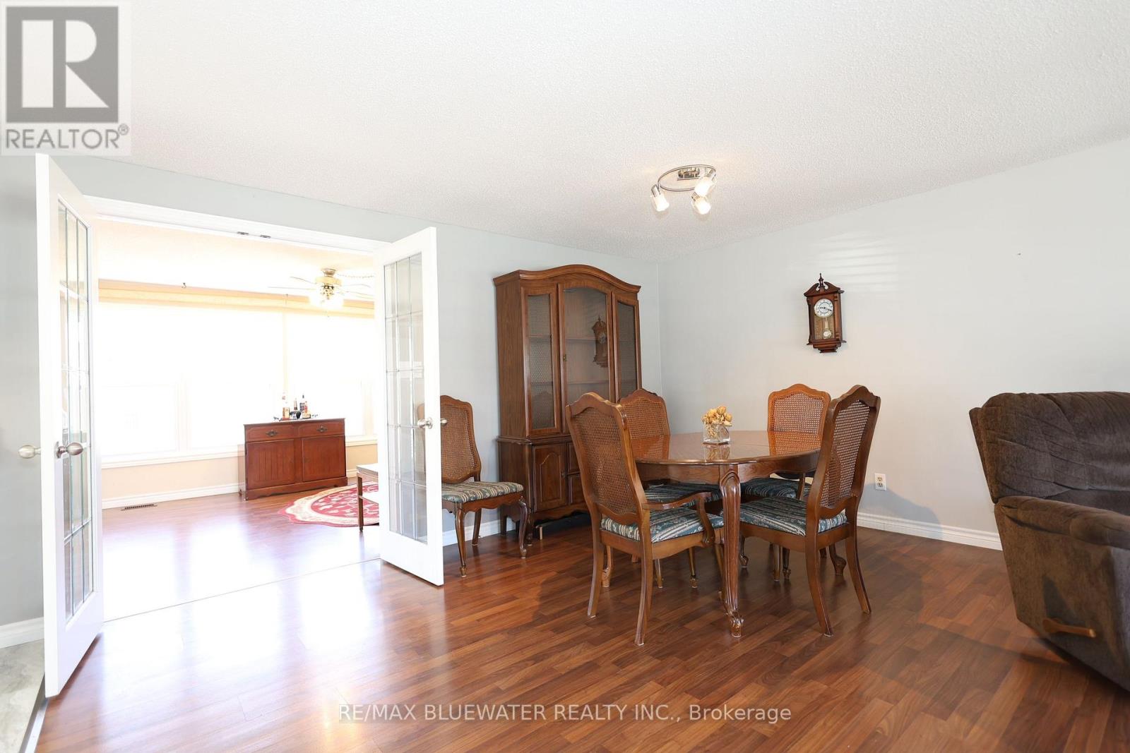 313 Pinetree Lane, South Huron, Ontario  N0M 1T0 - Photo 15 - X12438424