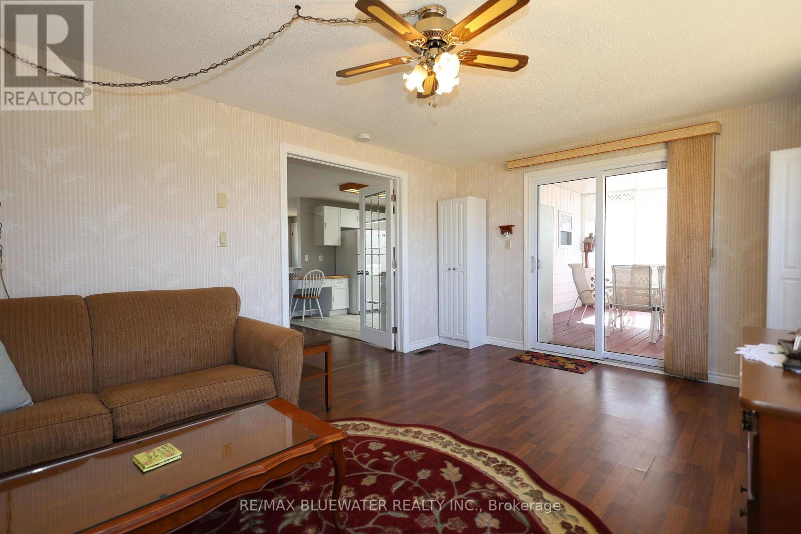 313 Pinetree Lane, South Huron, Ontario  N0M 1T0 - Photo 23 - X12438424