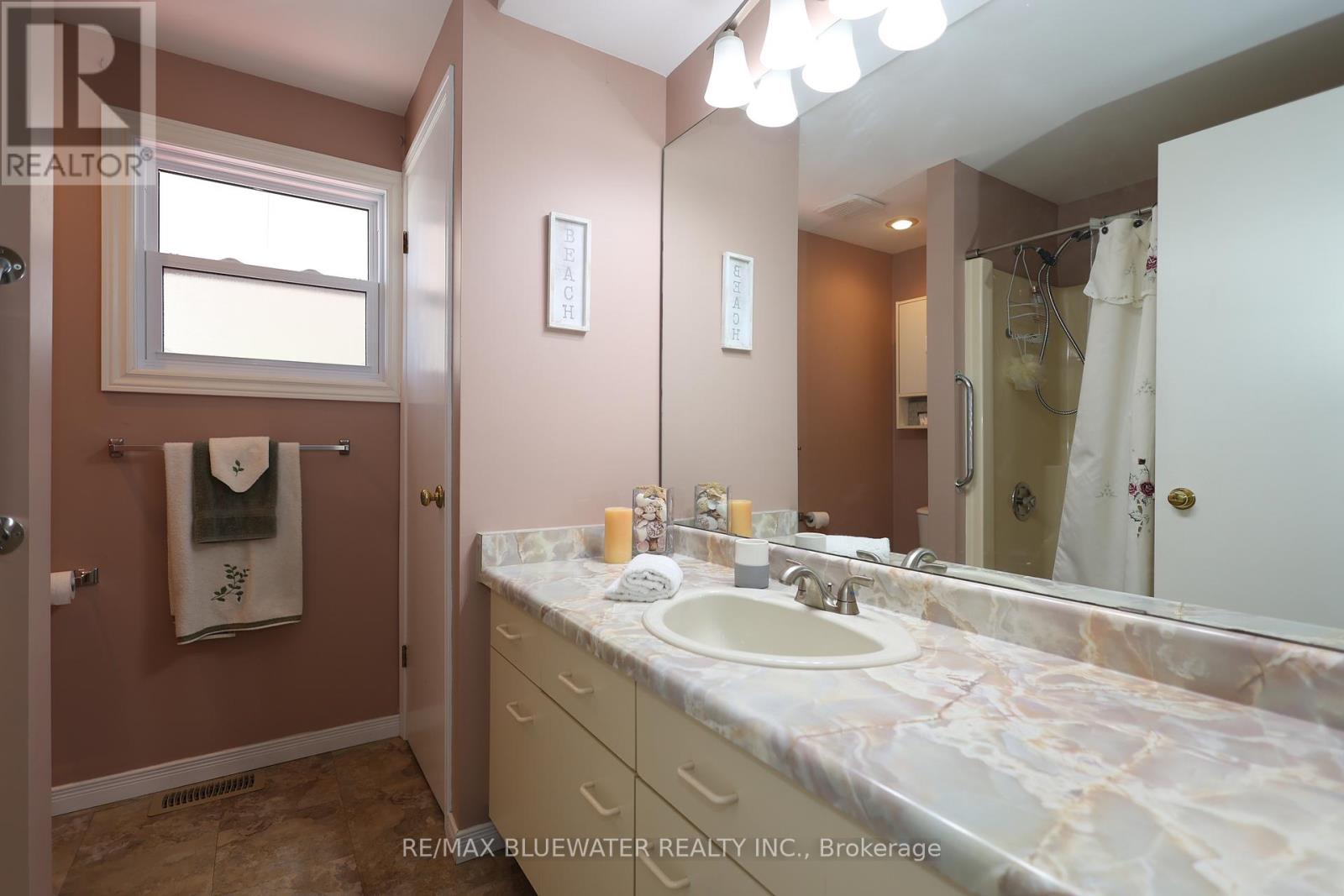 313 Pinetree Lane, South Huron, Ontario  N0M 1T0 - Photo 25 - X12438424