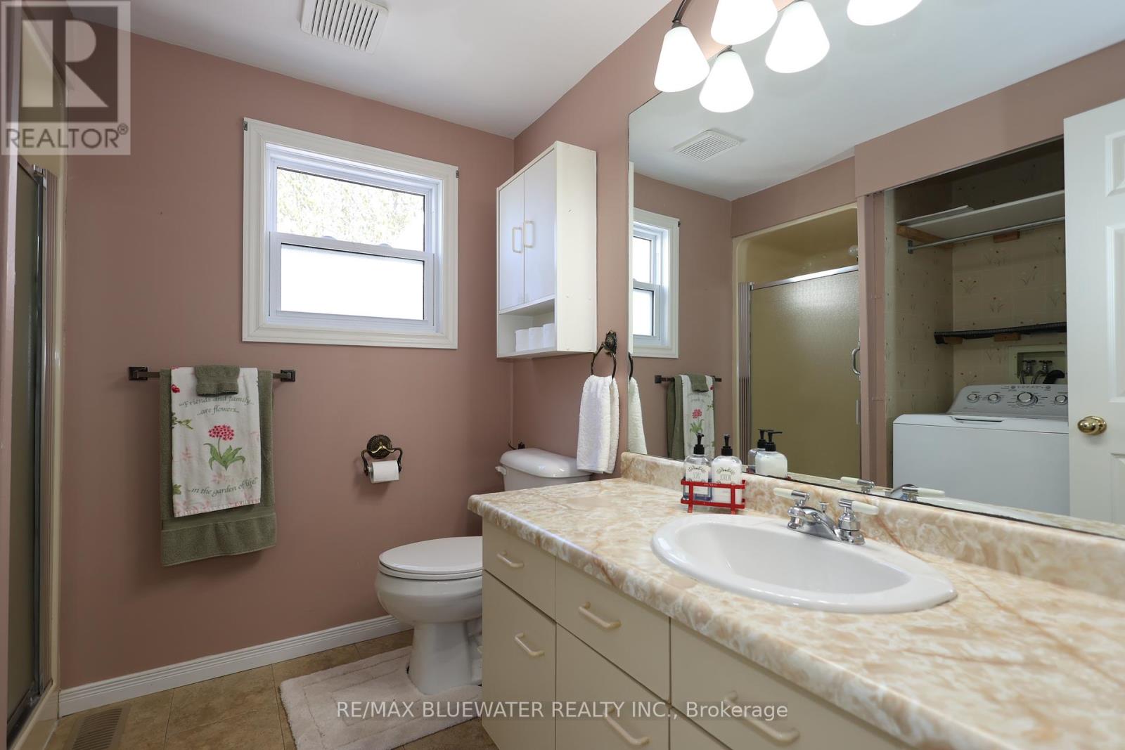313 Pinetree Lane, South Huron, Ontario  N0M 1T0 - Photo 28 - X12438424