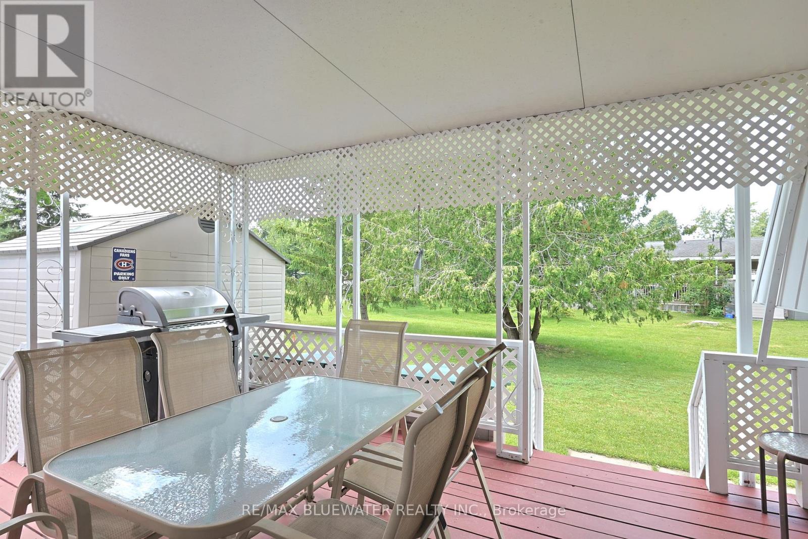 313 Pinetree Lane, South Huron, Ontario  N0M 1T0 - Photo 37 - X12438424