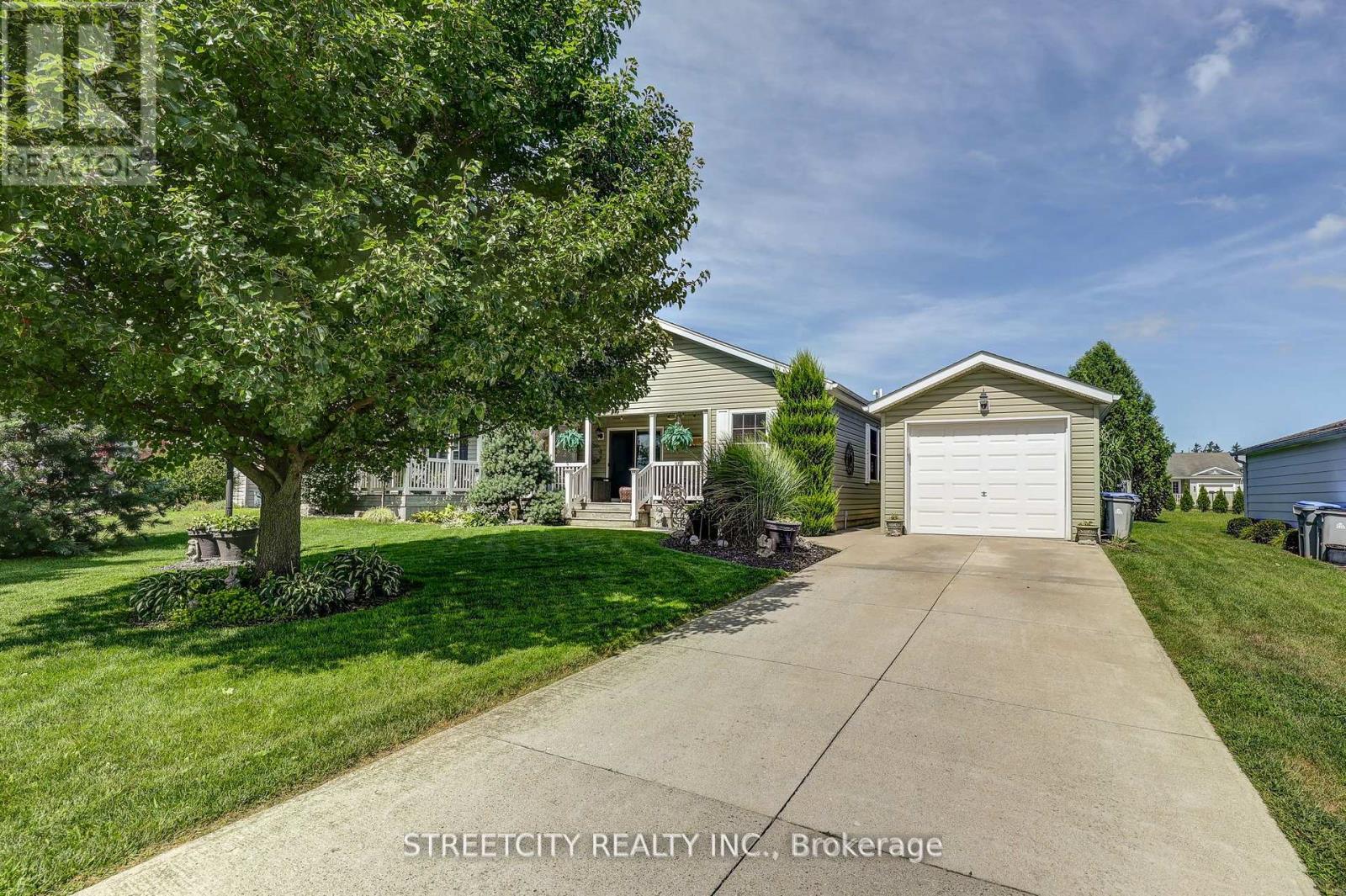 481 Richard Crescent, Strathroy-Caradoc, Ontario  N7G 3P4 - Photo 1 - X12438453