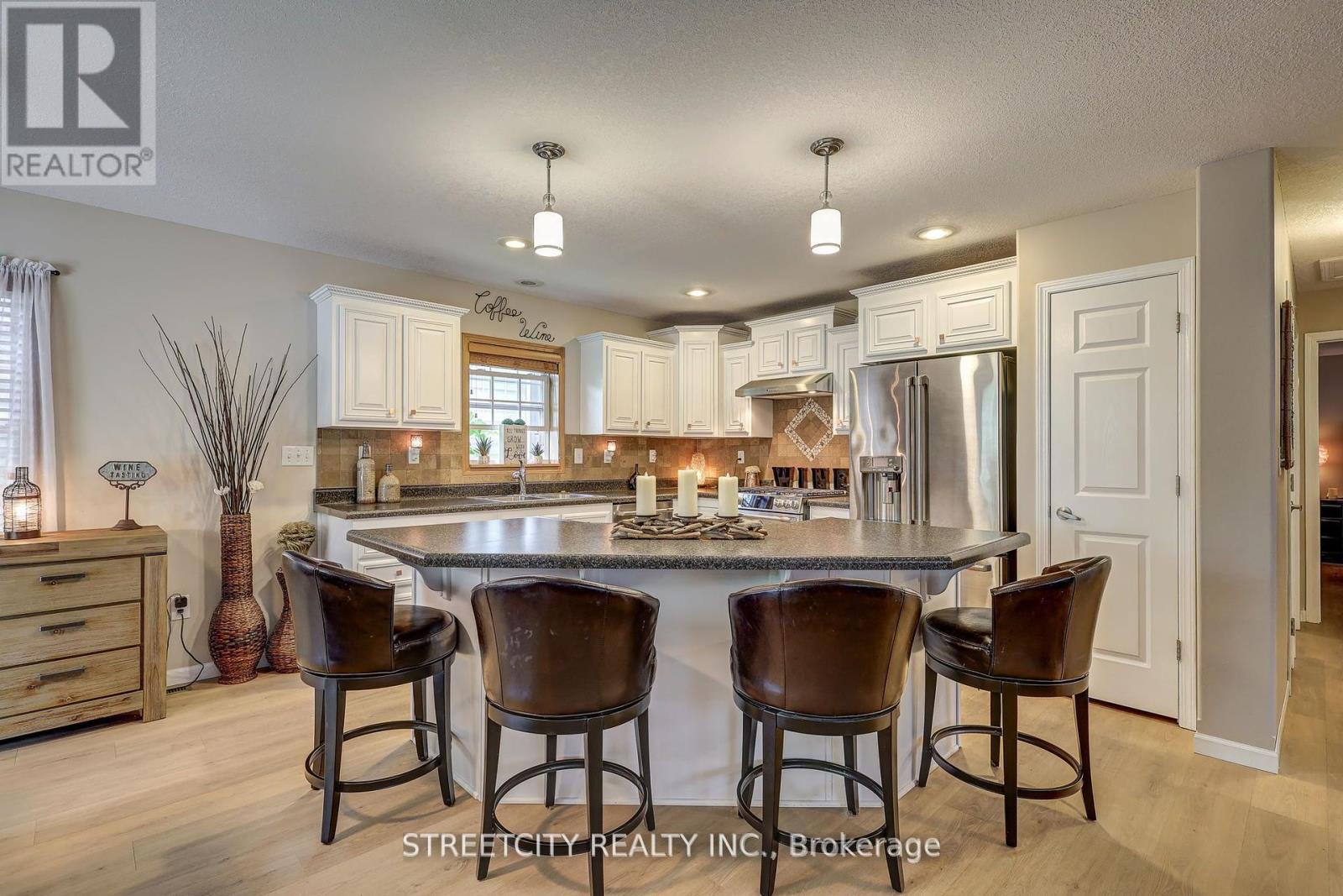 481 Richard Crescent, Strathroy-Caradoc, Ontario  N7G 3P4 - Photo 10 - X12438453