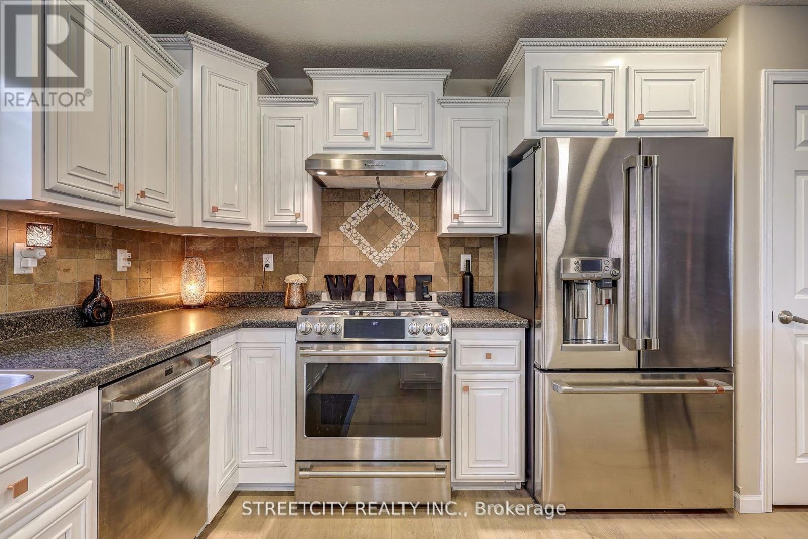 481 Richard Crescent, Strathroy-Caradoc, Ontario  N7G 3P4 - Photo 14 - X12438453