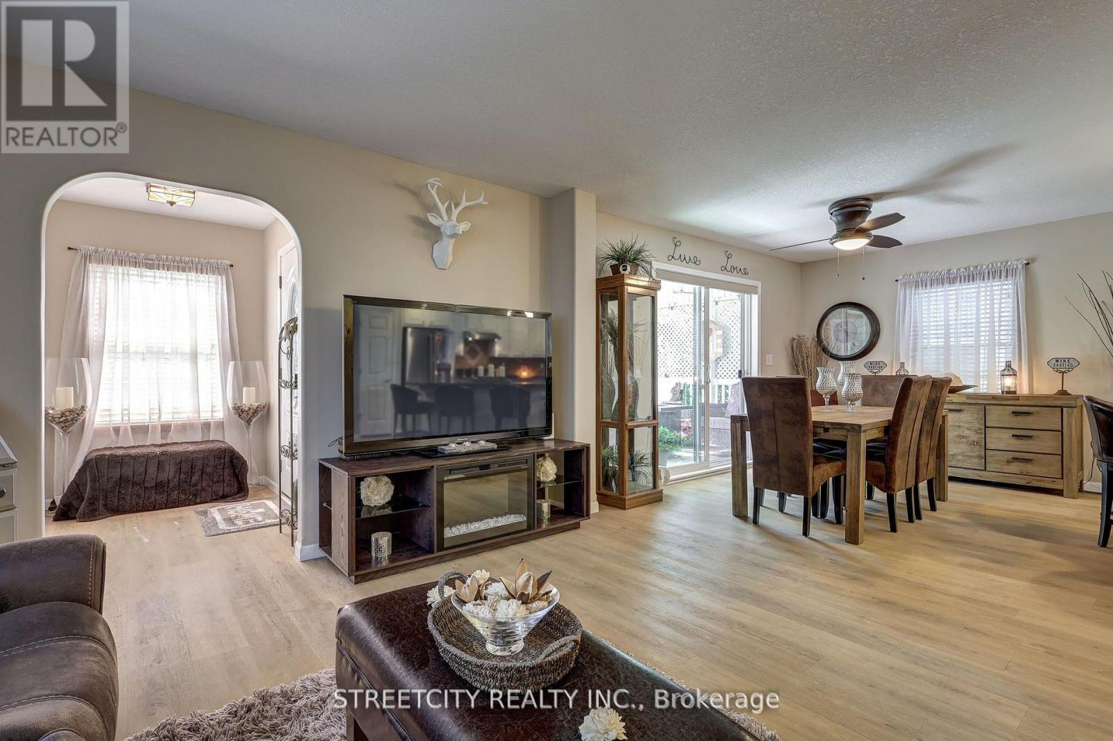 481 Richard Crescent, Strathroy-Caradoc, Ontario  N7G 3P4 - Photo 7 - X12438453