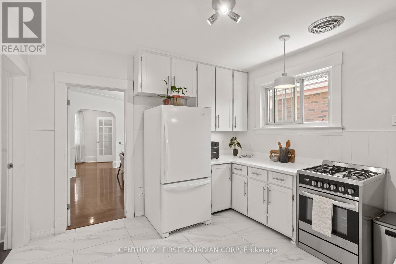872 Lovett Street, London East, Ontario  N5Z 1N5 - Photo 17 - X12438520
