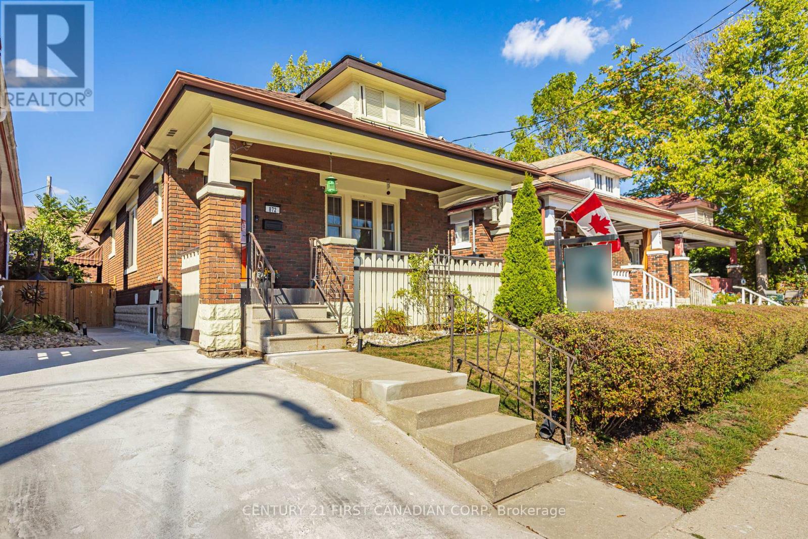 872 Lovett Street, London East, Ontario  N5Z 1N5 - Photo 2 - X12438520