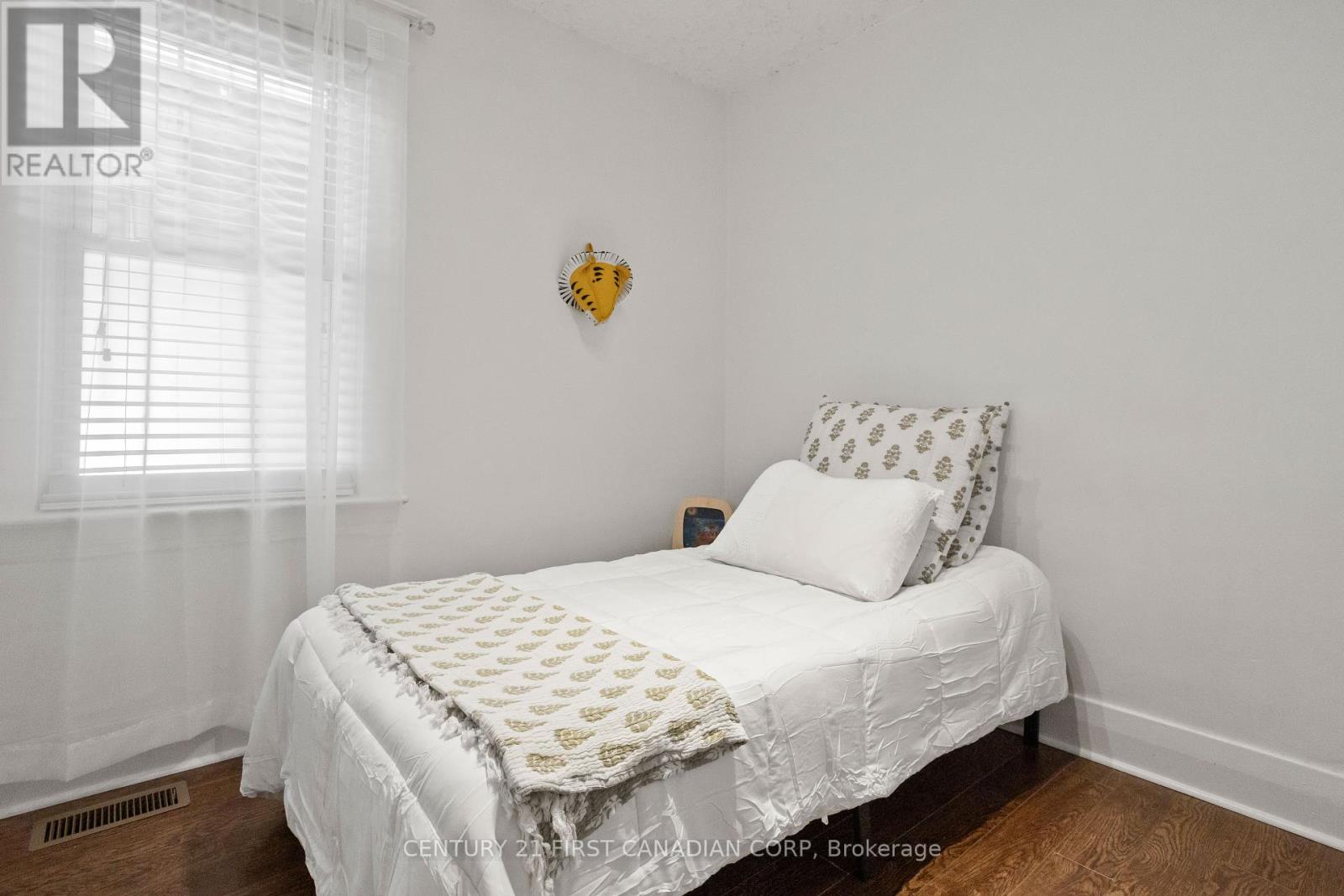 872 Lovett Street, London East, Ontario  N5Z 1N5 - Photo 22 - X12438520