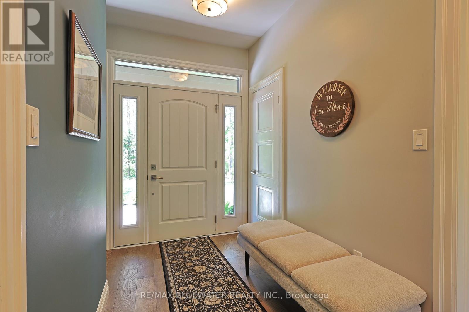 8437 Goosemarsh Line, Lambton Shores, Ontario  N0M 1T0 - Photo 12 - X12438534