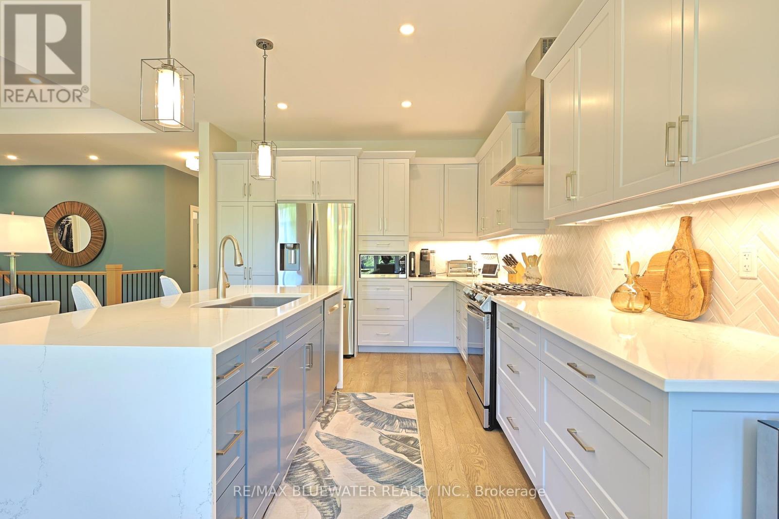 8437 Goosemarsh Line, Lambton Shores, Ontario  N0M 1T0 - Photo 22 - X12438534