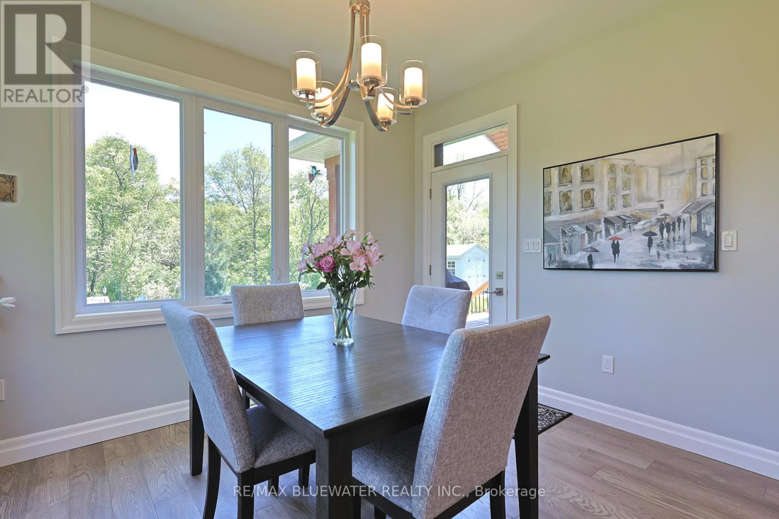 8437 Goosemarsh Line, Lambton Shores, Ontario  N0M 1T0 - Photo 25 - X12438534