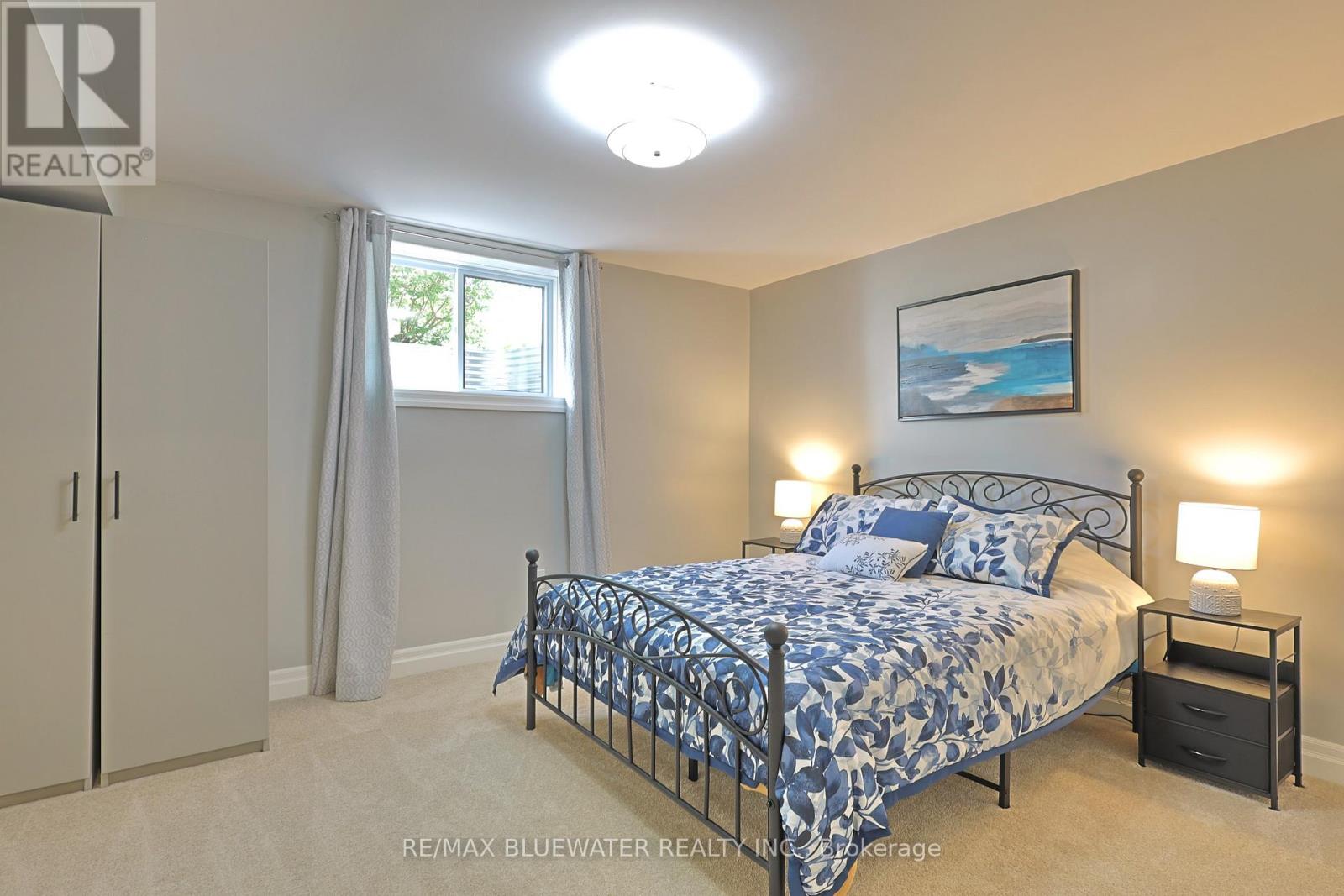 8437 Goosemarsh Line, Lambton Shores, Ontario  N0M 1T0 - Photo 43 - X12438534