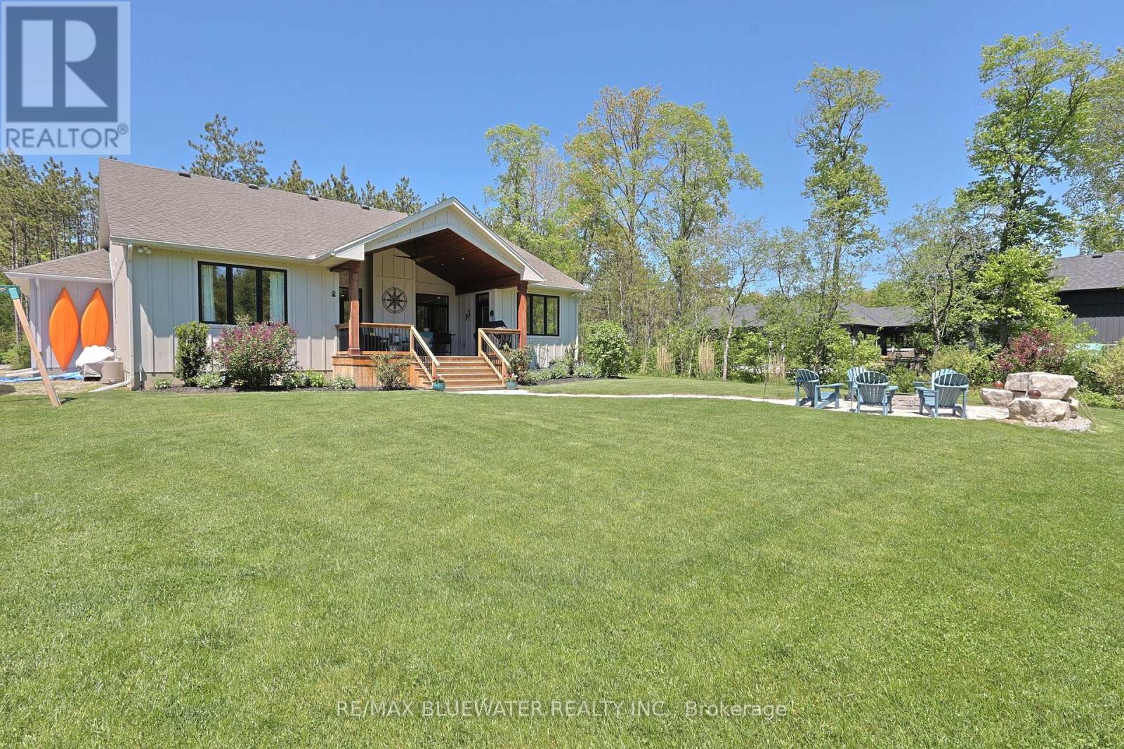 8437 Goosemarsh Line, Lambton Shores, Ontario  N0M 1T0 - Photo 46 - X12438534